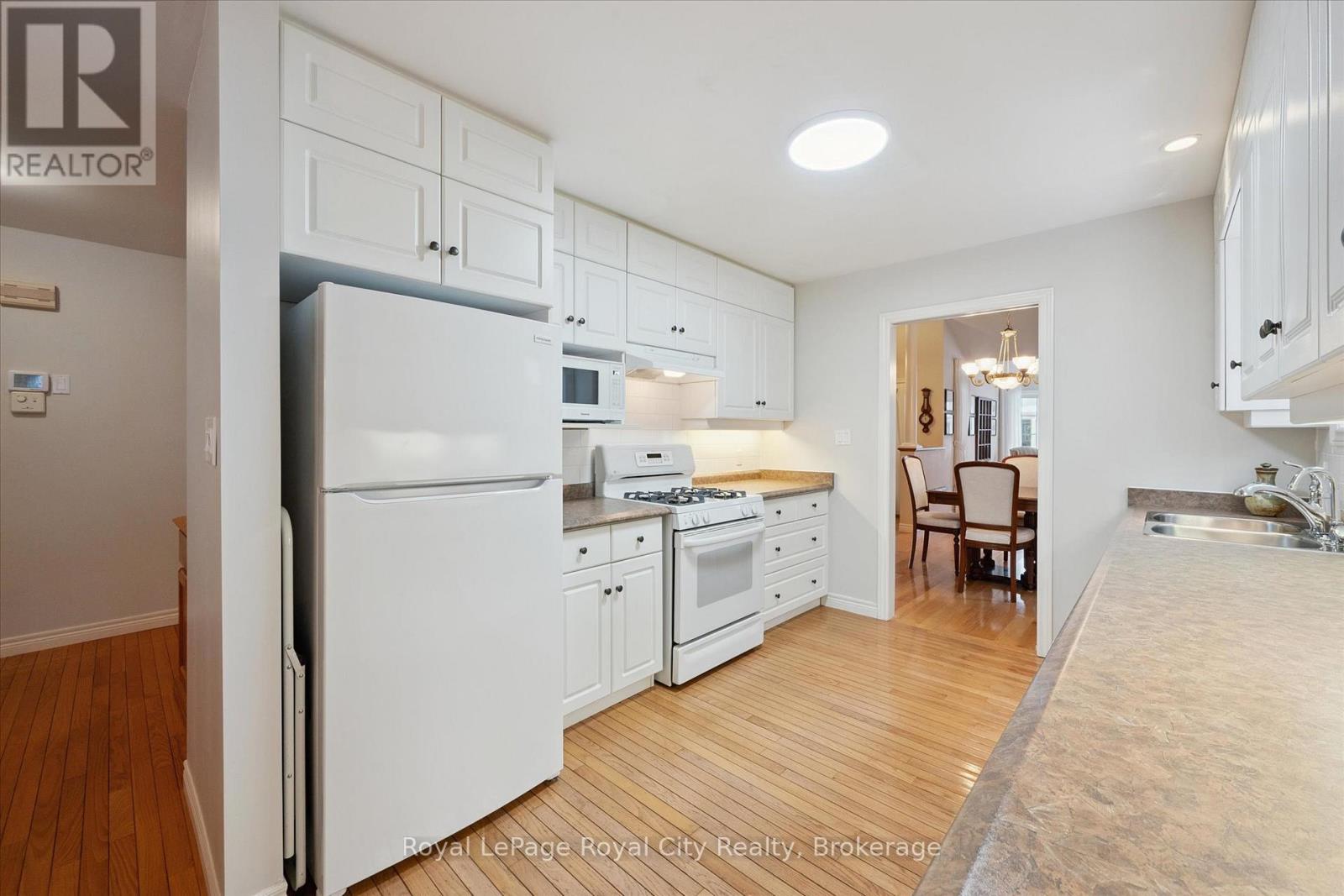 67 White Pine Way, Guelph, Ontario  N1G 4X7 - Photo 12 - X12786164