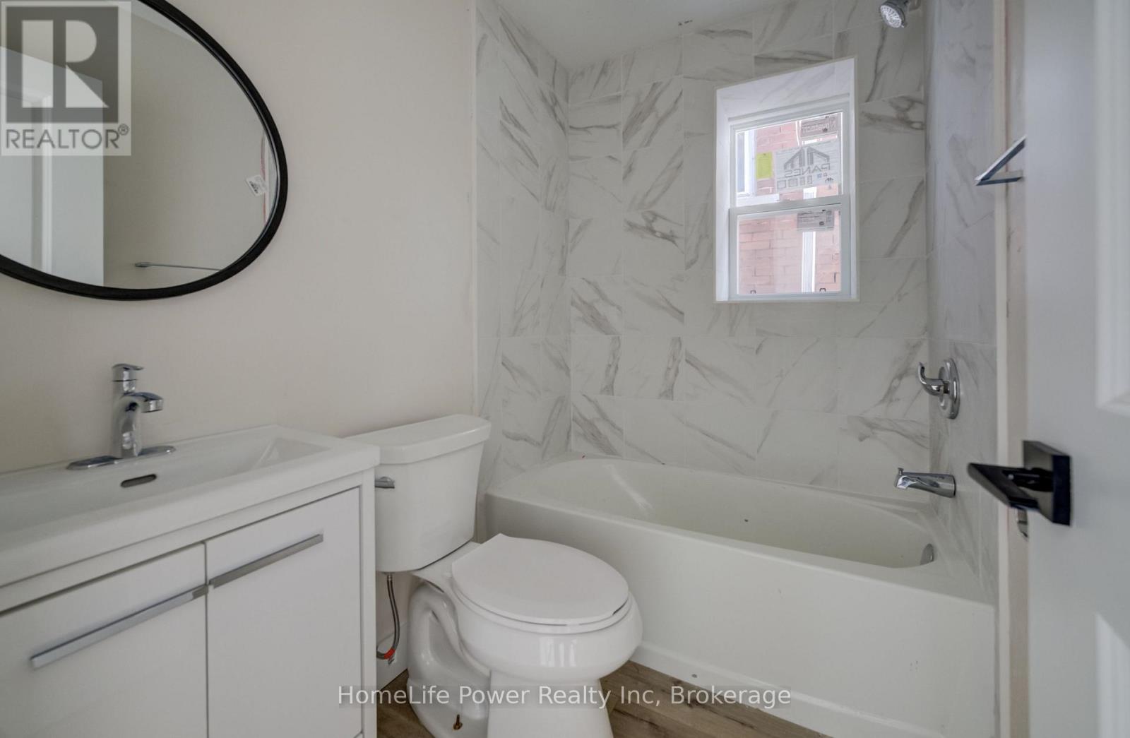 3 - 22 Grant Avenue, Hamilton (Landsdale), Ontario  L8N 2X5 - Photo 8 - X12786174