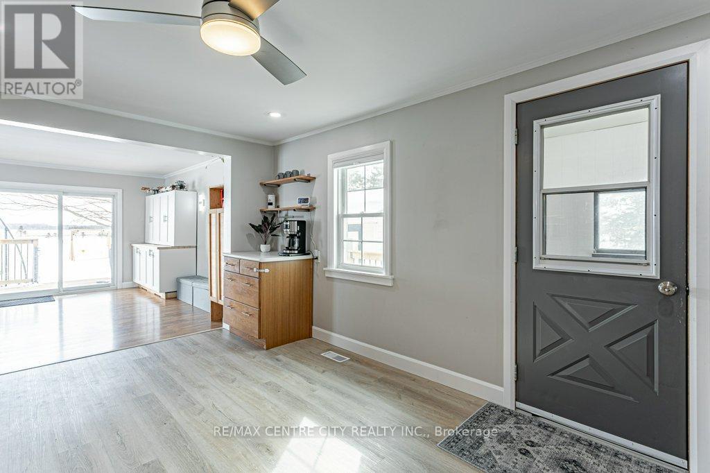 5215 Switzer Drive, Southwest Middlesex, Ontario  N0L 1A0 - Photo 13 - X12786156