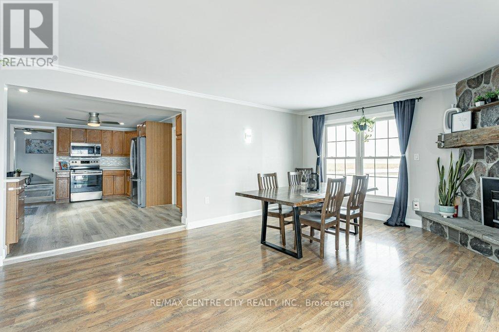 5215 Switzer Drive, Southwest Middlesex, Ontario  N0L 1A0 - Photo 15 - X12786156