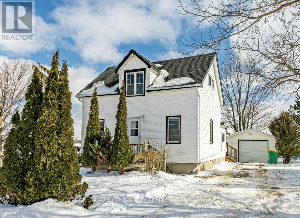 5215 Switzer Drive, Southwest Middlesex, Ontario  N0L 1A0 - Photo 2 - X12786156