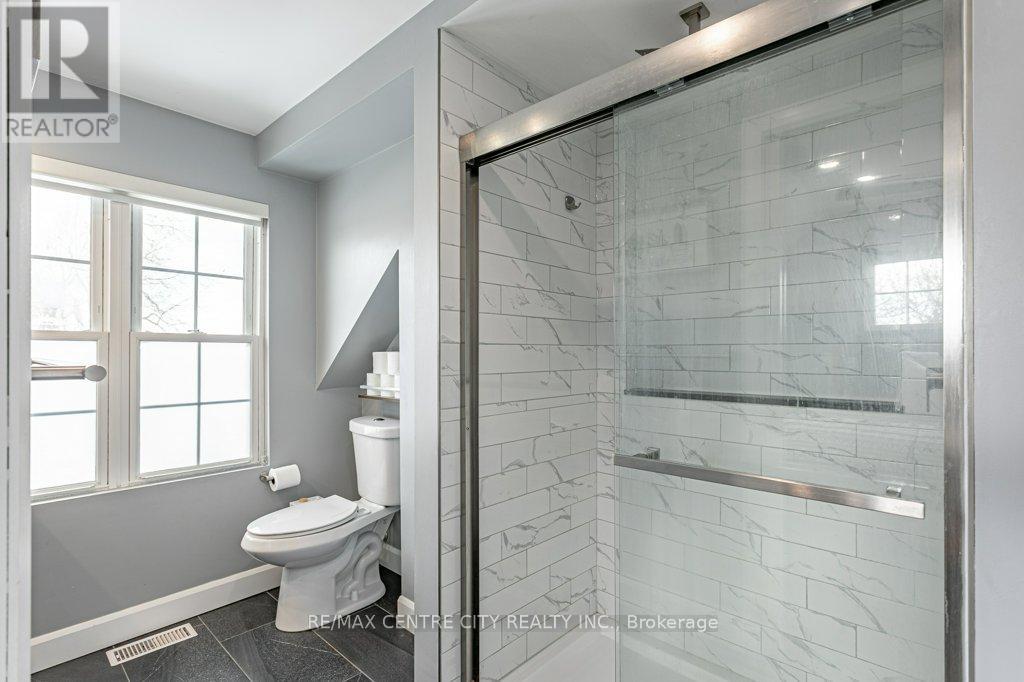 5215 Switzer Drive, Southwest Middlesex, Ontario  N0L 1A0 - Photo 24 - X12786156