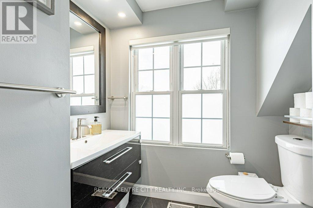 5215 Switzer Drive, Southwest Middlesex, Ontario  N0L 1A0 - Photo 25 - X12786156