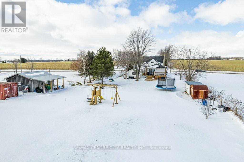 5215 Switzer Drive, Southwest Middlesex, Ontario  N0L 1A0 - Photo 35 - X12786156