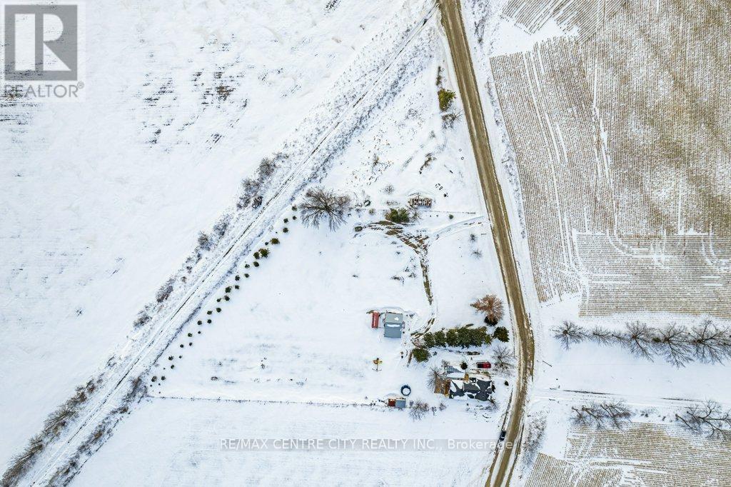 5215 Switzer Drive, Southwest Middlesex, Ontario  N0L 1A0 - Photo 41 - X12786156