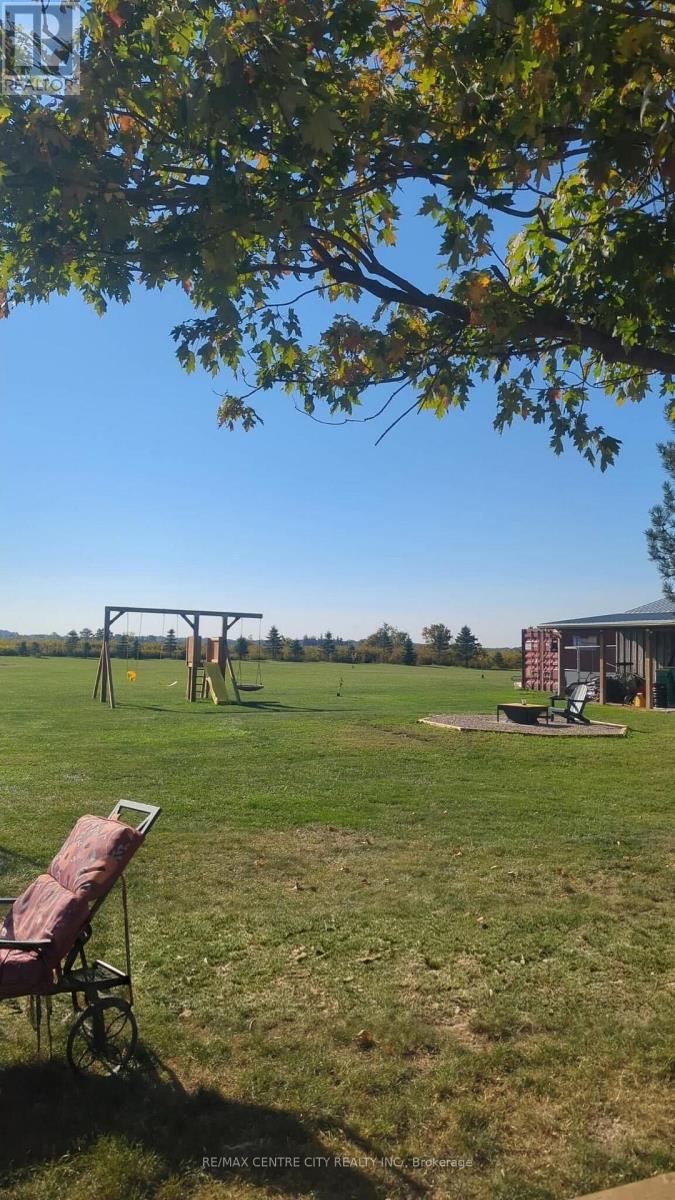 5215 Switzer Drive, Southwest Middlesex, Ontario  N0L 1A0 - Photo 44 - X12786156