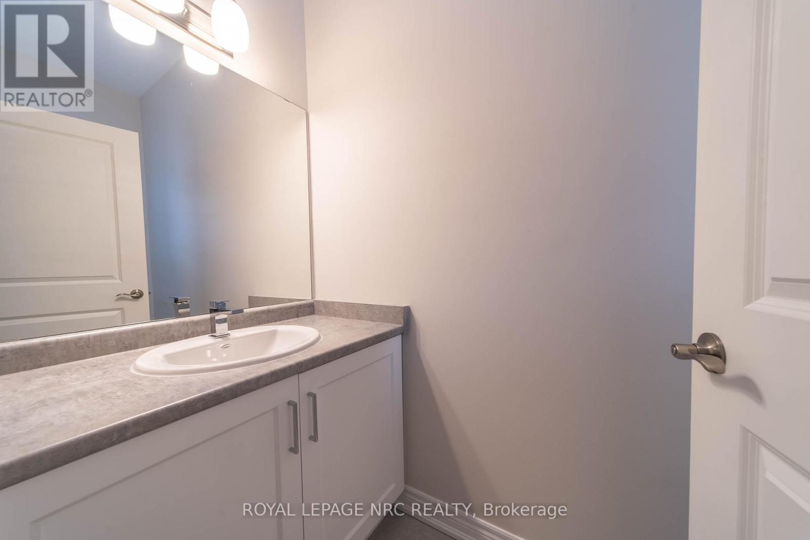 52 Willson Drive, Thorold, Ontario  L2V 0G7 - Photo 9 - X12784910