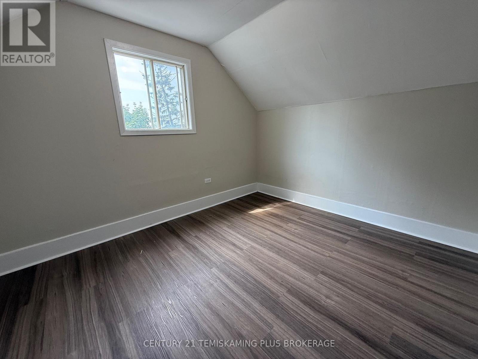 5 Mckelvie Avenue, Kirkland Lake (Kl & Area), Ontario  P2N 2K3 - Photo 11 - T12786154