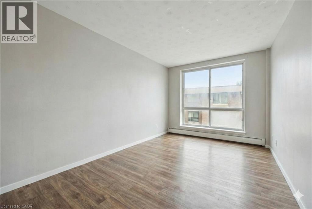 601 Barber Avenue N Unit# 204, Listowel, Ontario  N4W 1S4 - Photo 5 - 40802448