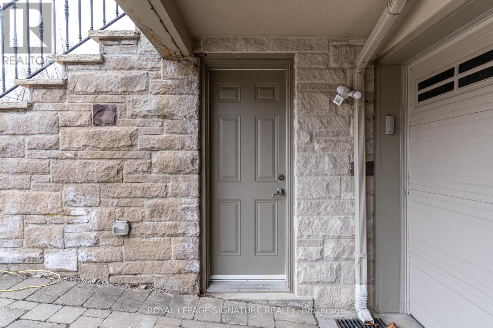 132 Cameron Avenue, Toronto, Ontario  M2N 7E2 - Photo 3 - C12786178