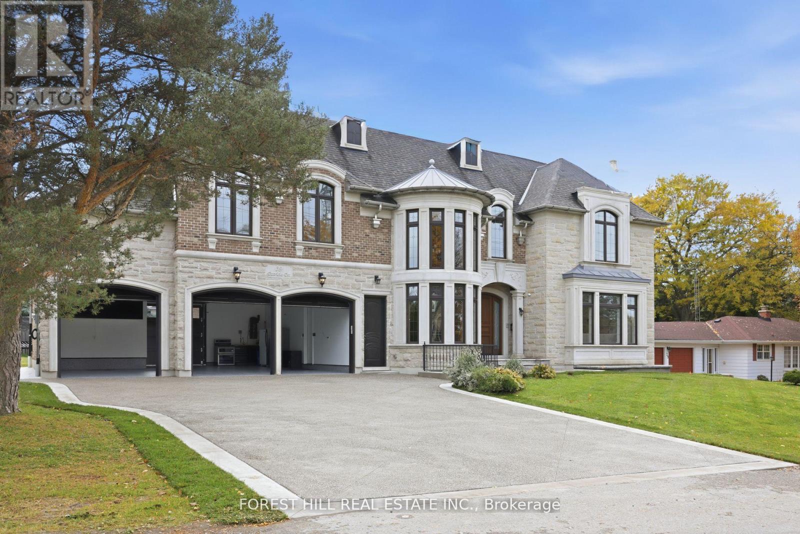 39 Patricia Drive E, King, Ontario  L7B 1H5 - Photo 2 - N12786090