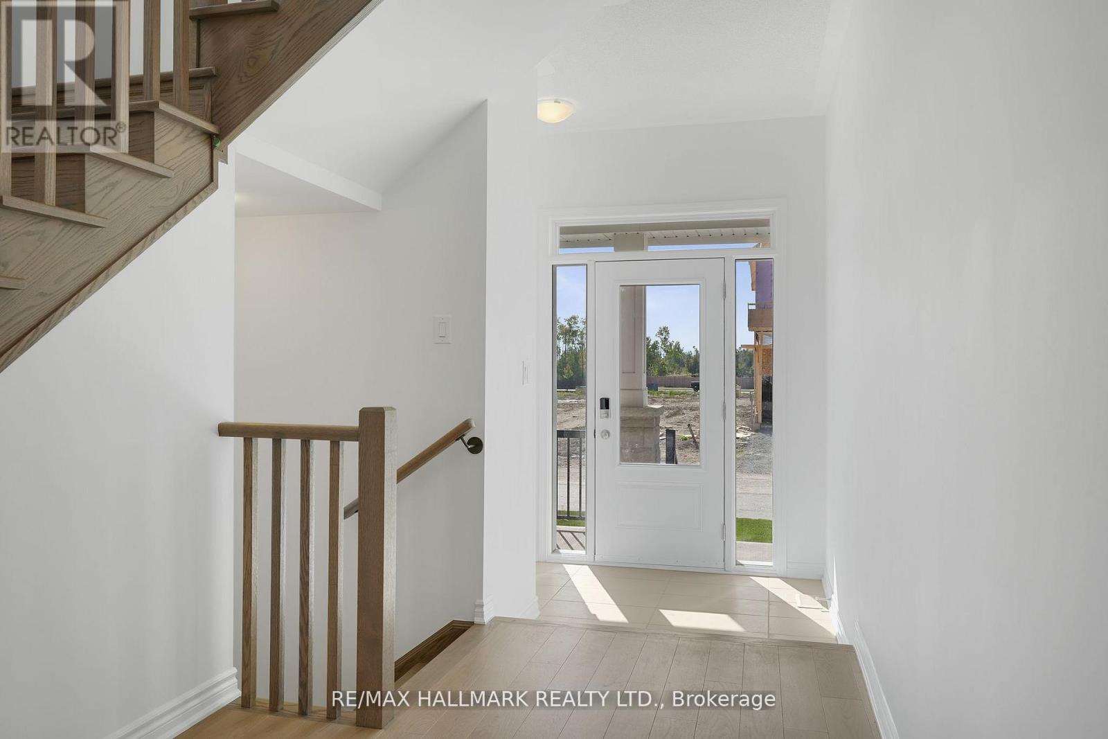 626 Newlove Street, Innisfil, Ontario  L9S 0R9 - Photo 6 - N12786130