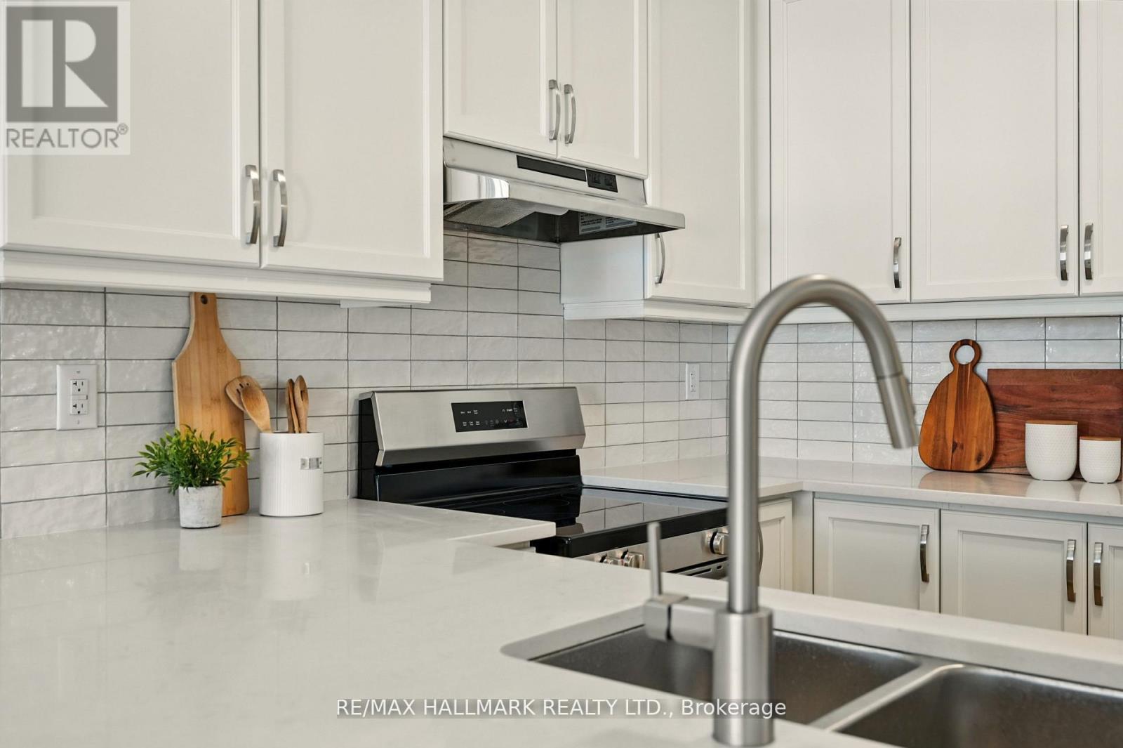 716 Keast Place, Innisfil, Ontario  L9S 0S9 - Photo 8 - N12786146