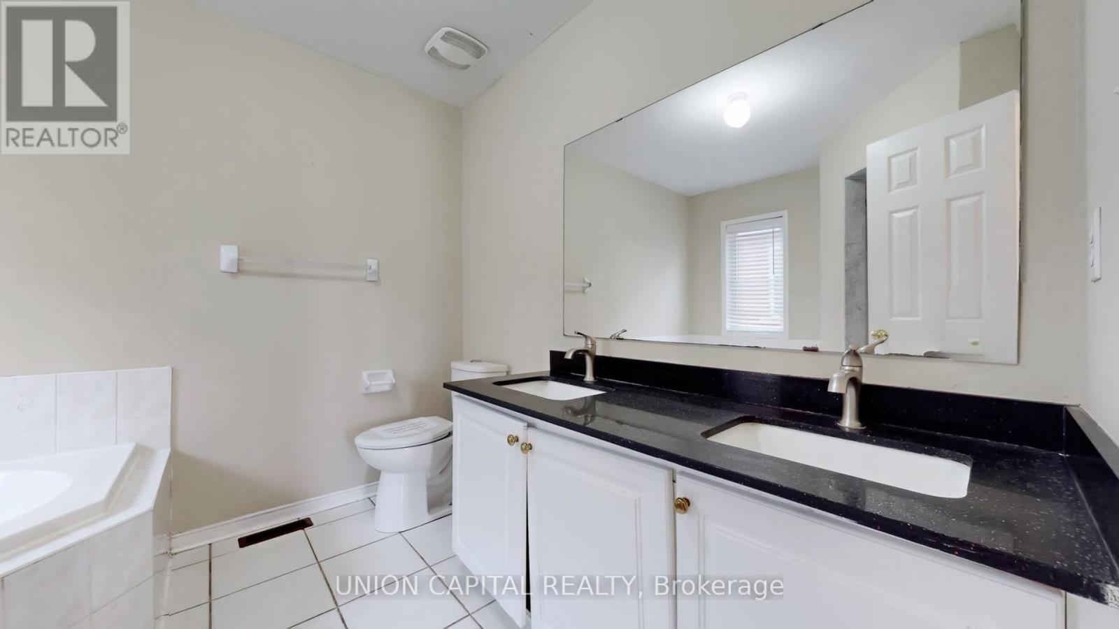 5 Holloway Road, Markham, Ontario  L3S 4P4 - Photo 10 - N12786148