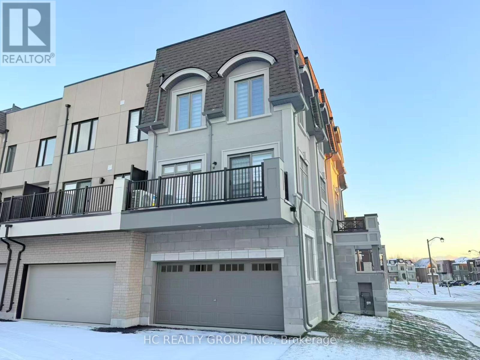 27 Harvey Bunker Crescent, Markham, Ontario  L6C 3M6 - Photo 2 - N12786160