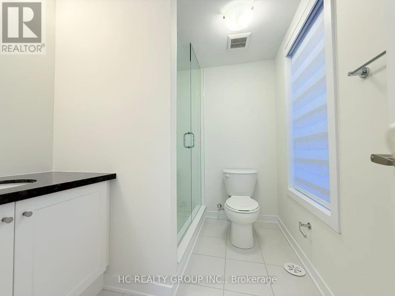 27 Harvey Bunker Crescent, Markham, Ontario  L6C 3M6 - Photo 4 - N12786160