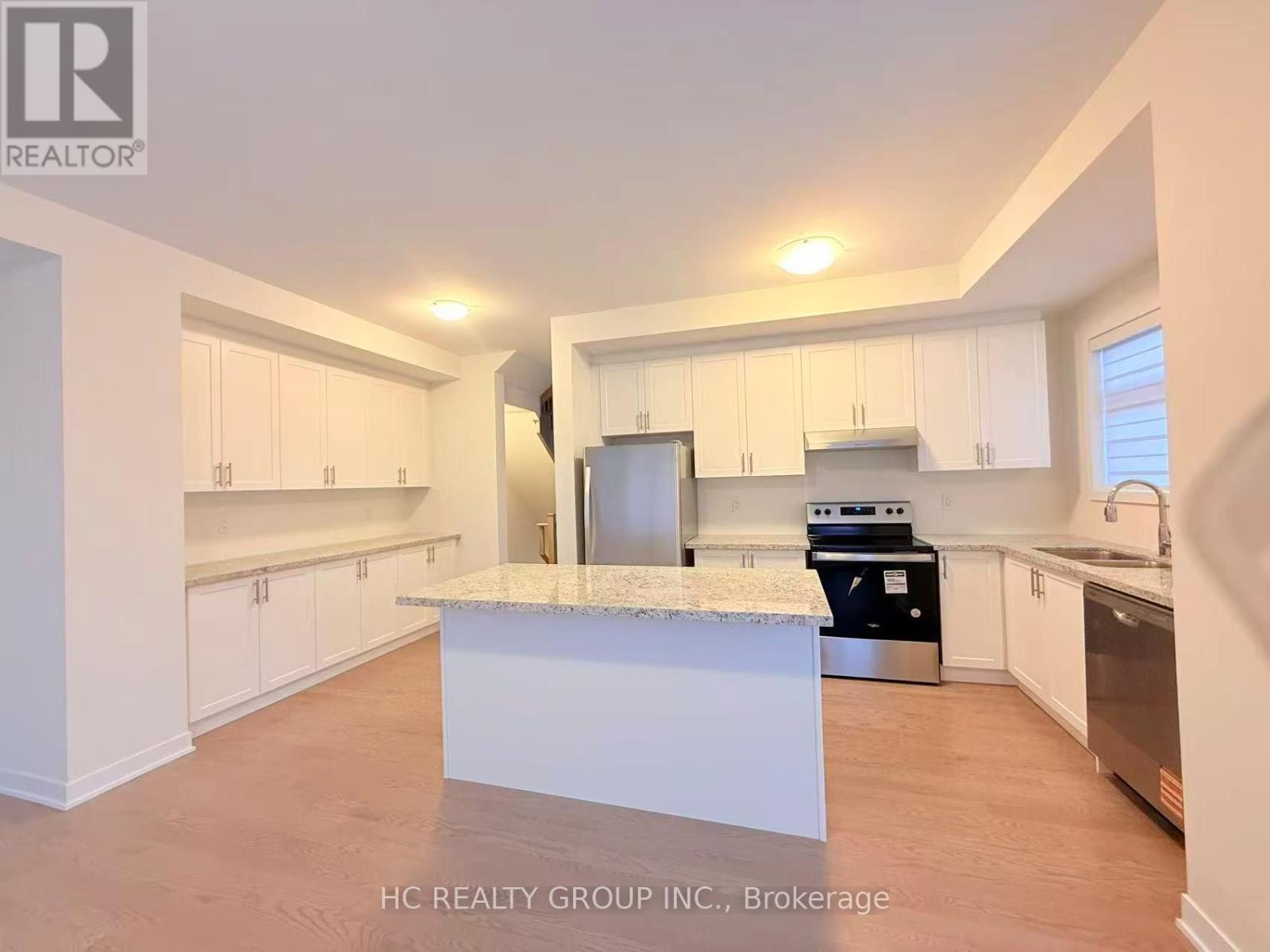 27 Harvey Bunker Crescent, Markham, Ontario  L6C 3M6 - Photo 5 - N12786160