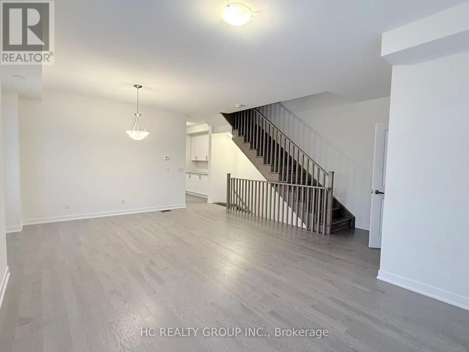 27 Harvey Bunker Crescent, Markham, Ontario  L6C 3M6 - Photo 6 - N12786160