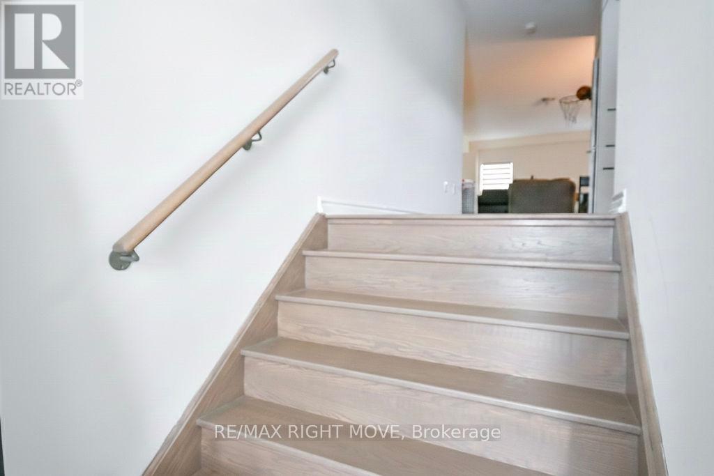 90 Atlantis Drive, Orillia, Ontario  L3V 8L4 - Photo 2 - S12786192