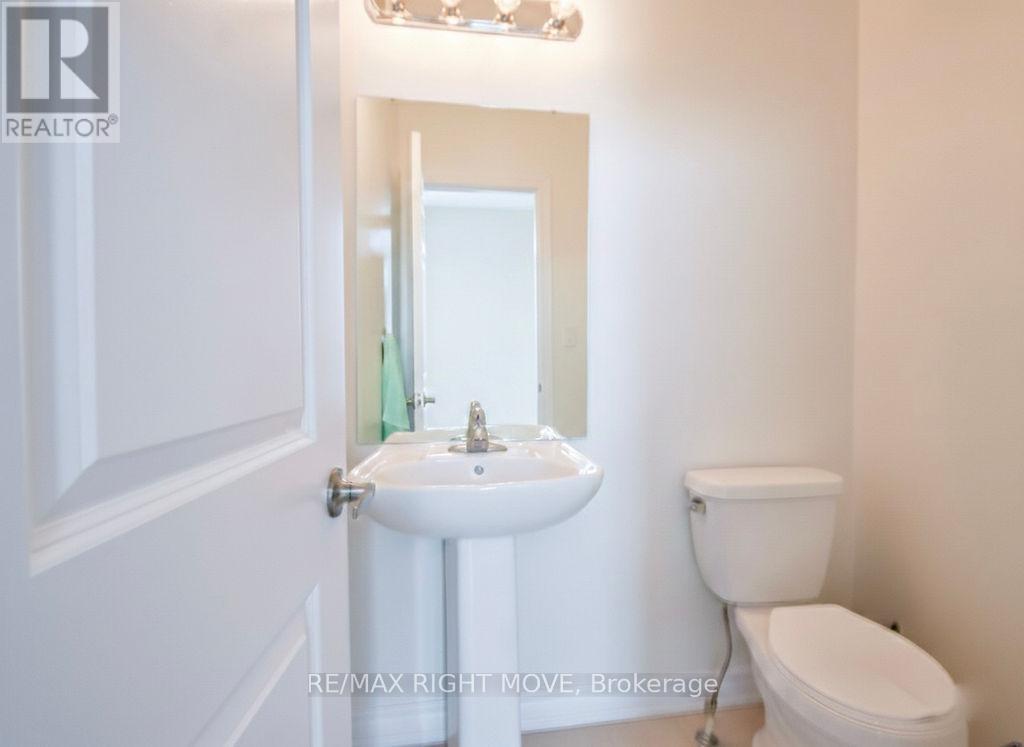 90 Atlantis Drive, Orillia, Ontario  L3V 8L4 - Photo 4 - S12786192