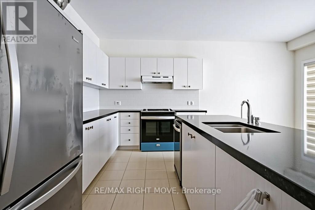 90 Atlantis Drive, Orillia, Ontario  L3V 8L4 - Photo 5 - S12786192