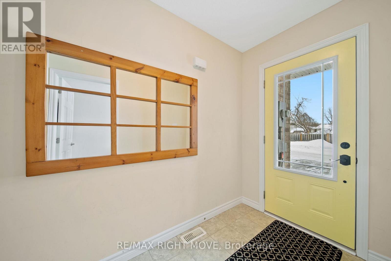 3 Taylor Drive, Orillia, Ontario  L3V 0C7 - Photo 3 - S12786194