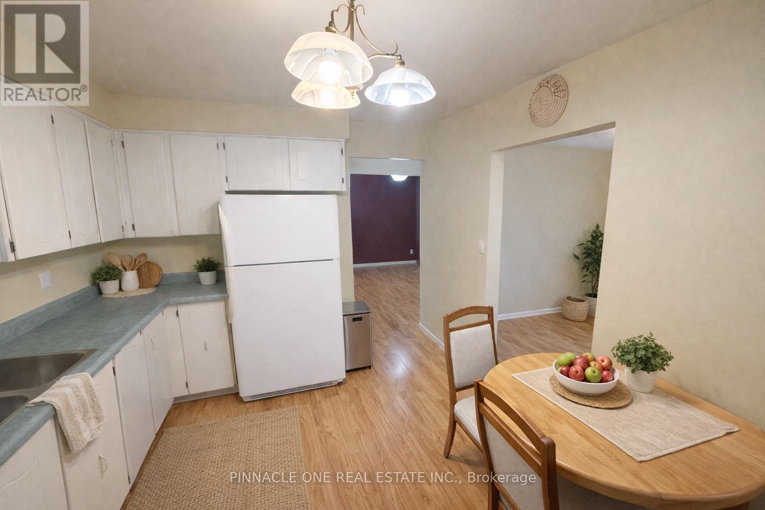 230 Northminster Court N, Oshawa, Ontario  L1G 7M6 - Photo 4 - E12784678