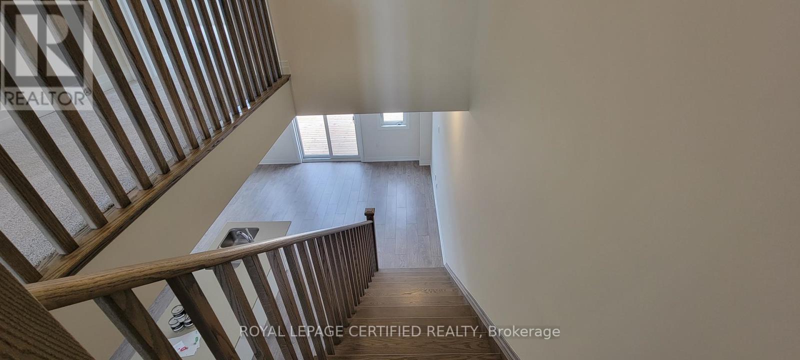 31 Cherryhill Lane, Barrie (Painswick South), Ontario  L4N 5K7 - Photo 4 - S12780962