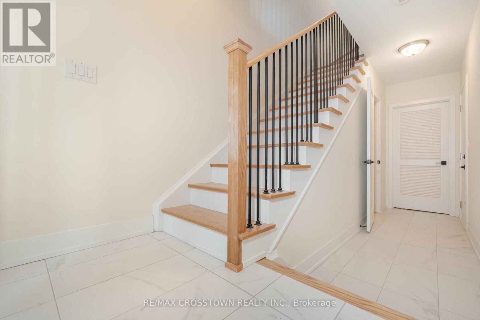 18 Mariners Pier Way, Orillia, Ontario  L3V 8P4 - Photo 4 - S12783204