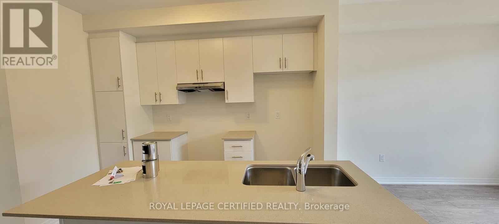 31 Cherryhill Lane, Barrie (Painswick South), Ontario  L4N 5K7 - Photo 6 - S12780962