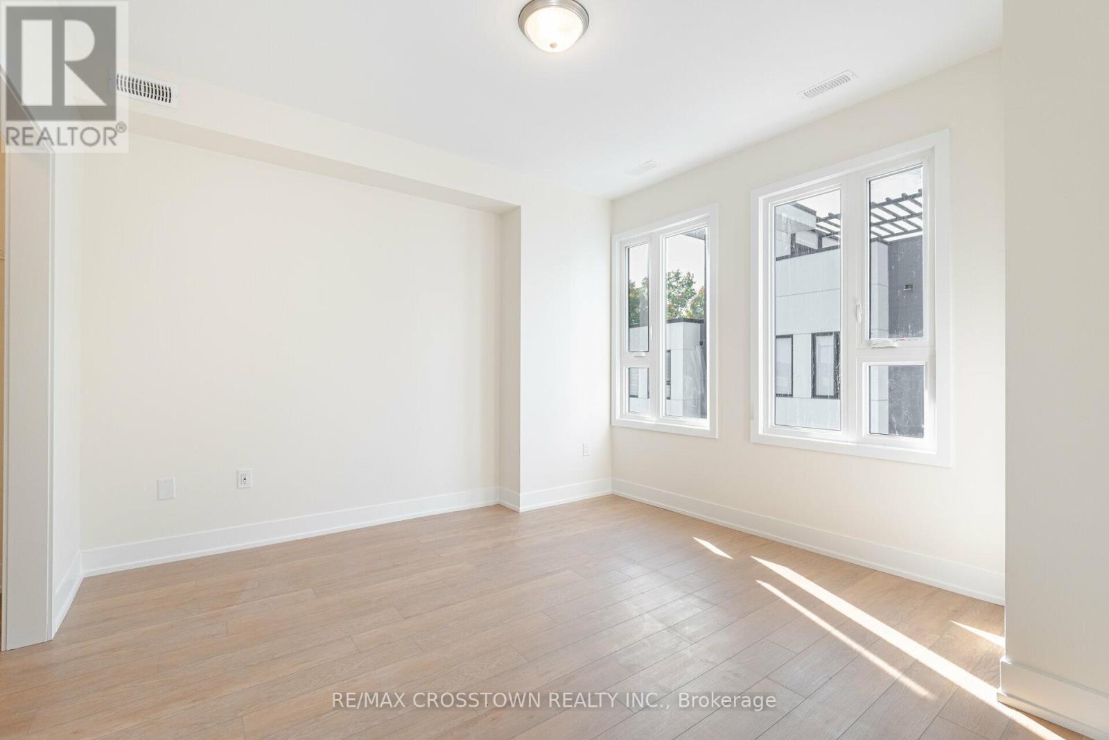 18 Mariners Pier Way, Orillia, Ontario  L3V 8P4 - Photo 18 - S12783204