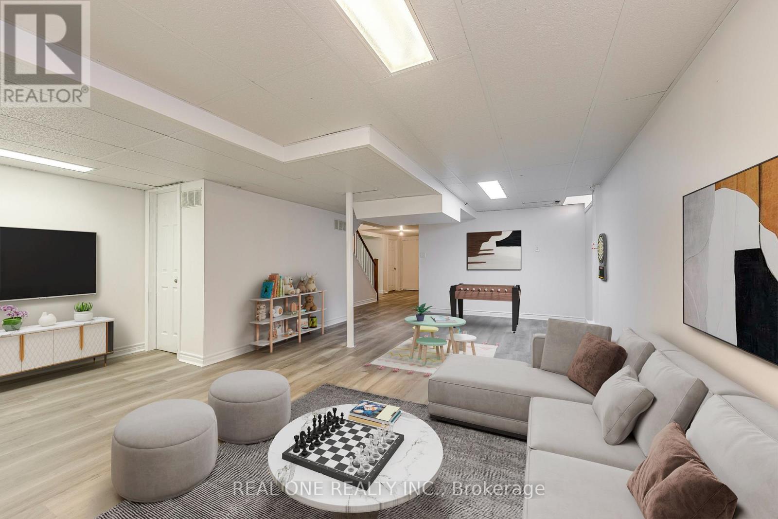 5192 Castlefield Drive, Mississauga, Ontario  L5V 1S2 - Photo 9 - W12786120