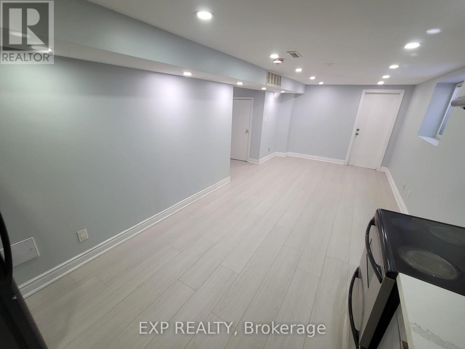 4372 Heathgate Crescent, Mississauga, Ontario  L5R 2C1 - Photo 4 - W12786172