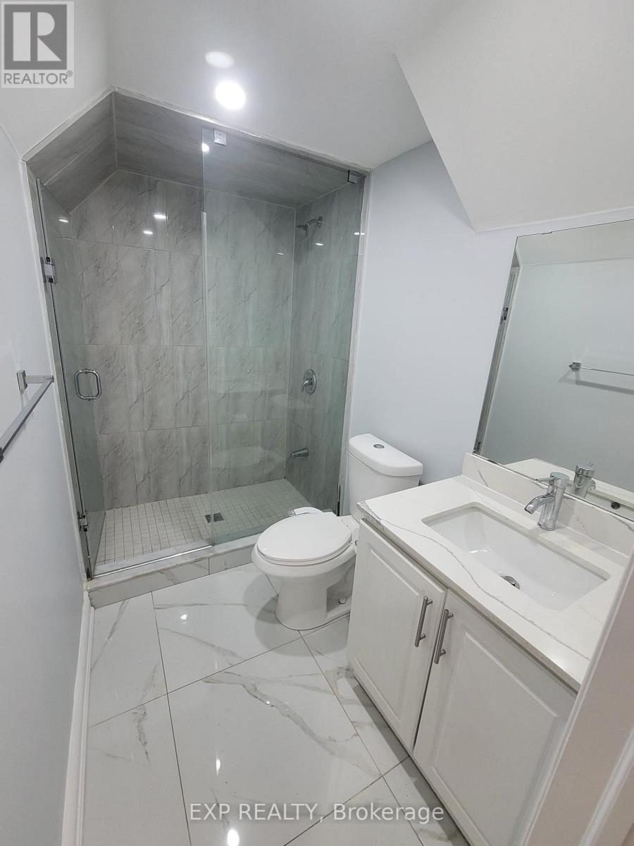 4372 Heathgate Crescent, Mississauga, Ontario  L5R 2C1 - Photo 5 - W12786172