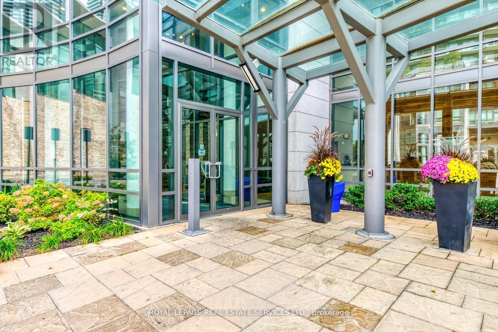 802 - 2240 LAKE SHORE BOULEVARD W, Toronto, Ontario