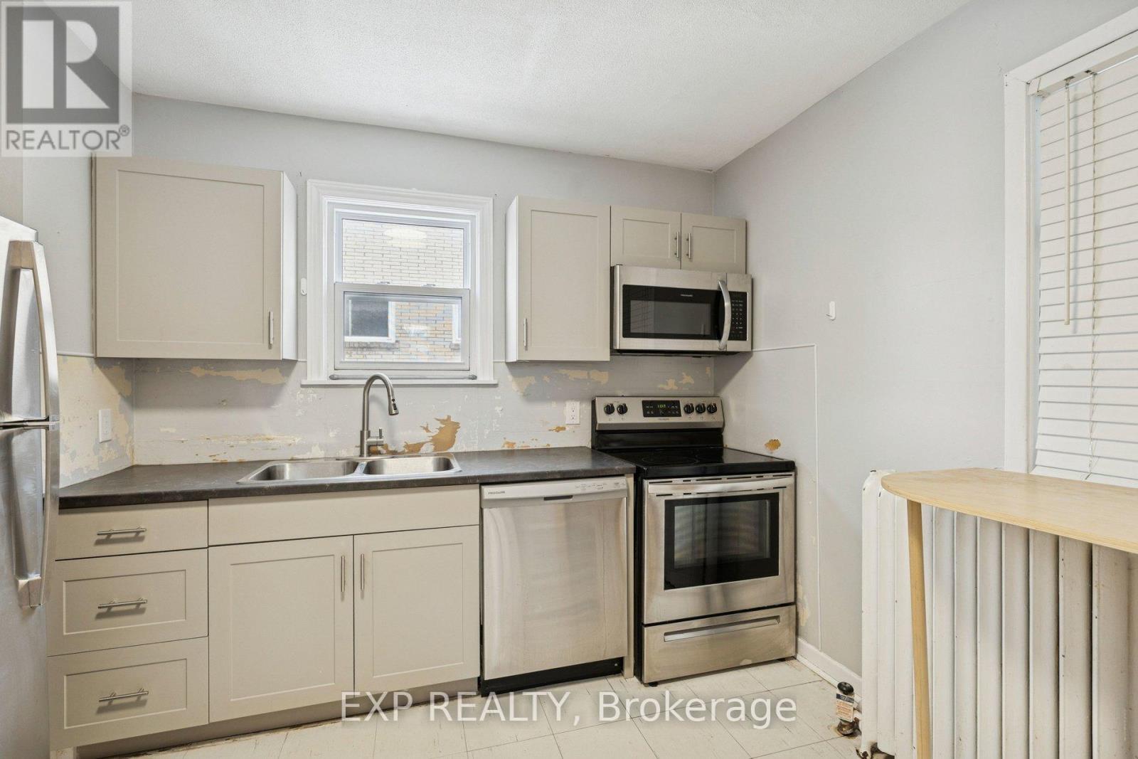 369 Glendale Avenue, St. Catharines, Ontario  L2T 1B9 - Photo 8 - X12786104