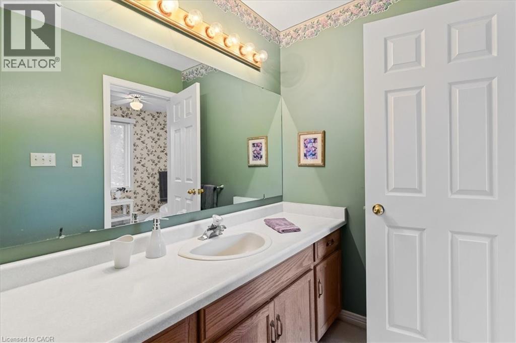 599 Stonebury Crescent, Waterloo, Ontario  N2K 3R2 - Photo 27 - 40804251