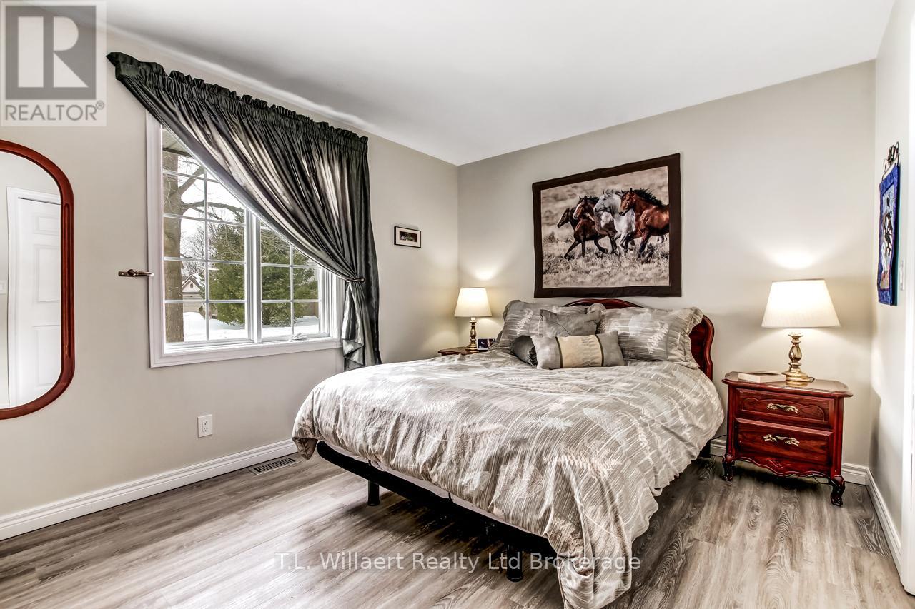 20 Andover Avenue, Tillsonburg, Ontario  N4G 4J5 - Photo 12 - X12785922