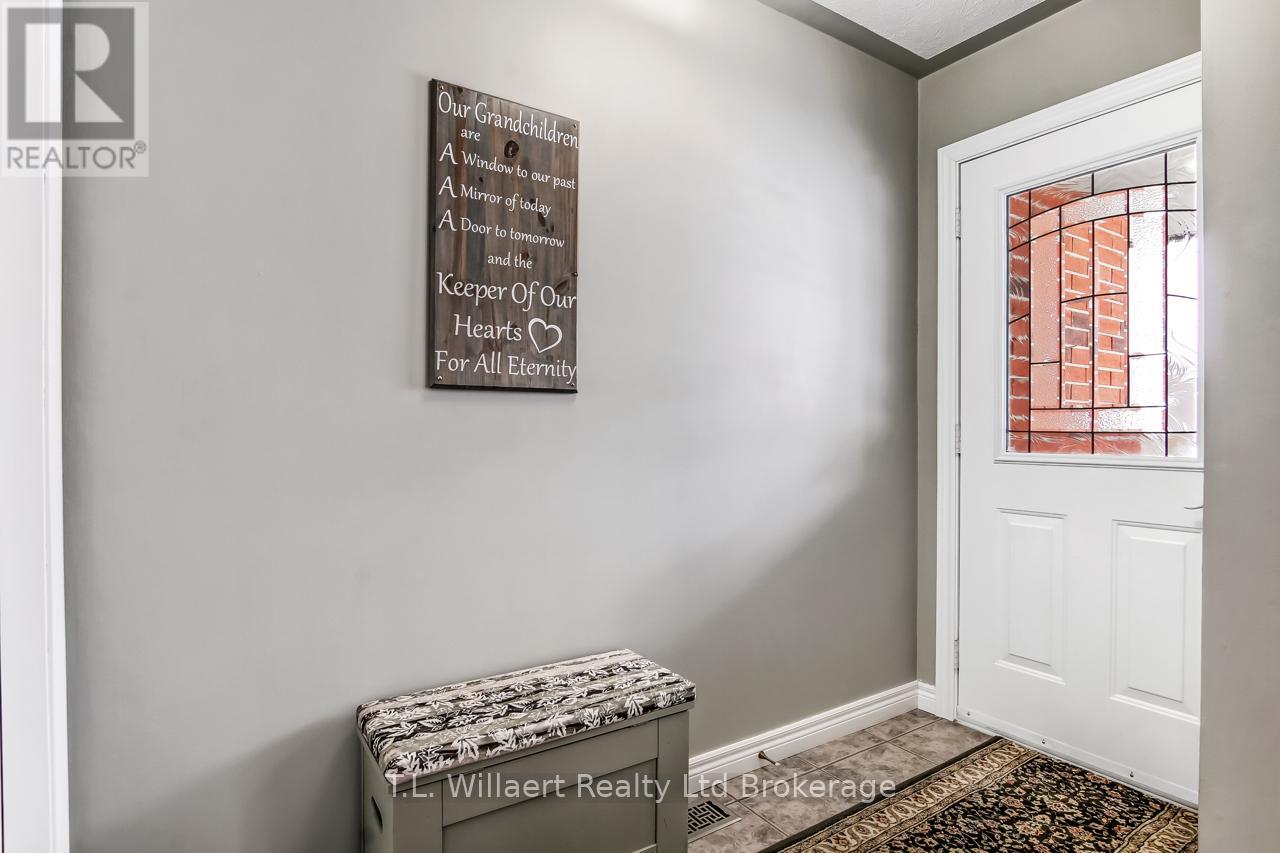 20 Andover Avenue, Tillsonburg, Ontario  N4G 4J5 - Photo 4 - X12785922