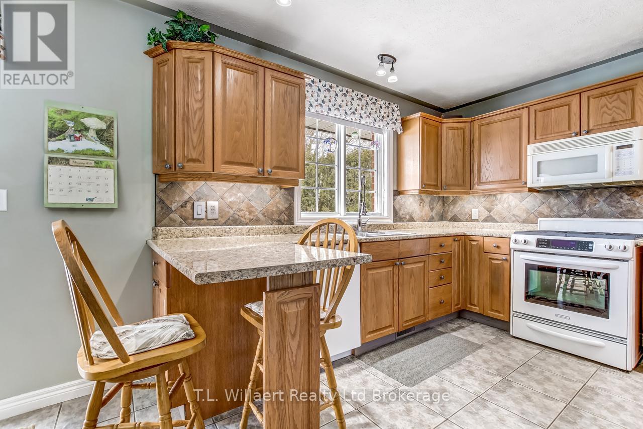 20 Andover Avenue, Tillsonburg, Ontario  N4G 4J5 - Photo 9 - X12785922