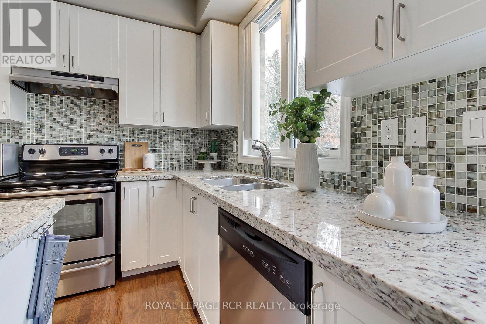 758 Wendy Culbert Crescent, Newmarket, Ontario  L3X 0A3 - Photo 13 - N12783104