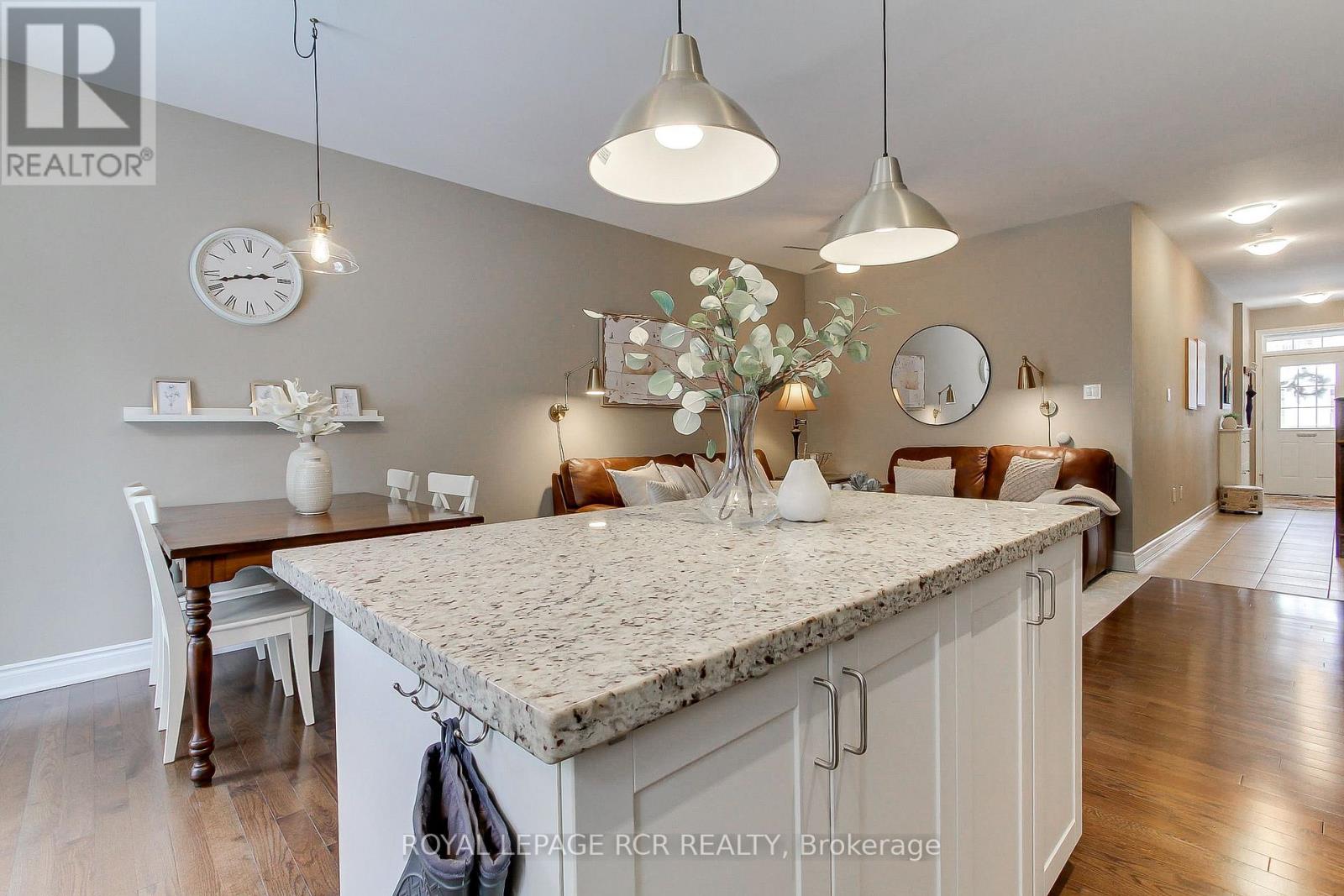 758 Wendy Culbert Crescent, Newmarket, Ontario  L3X 0A3 - Photo 14 - N12783104