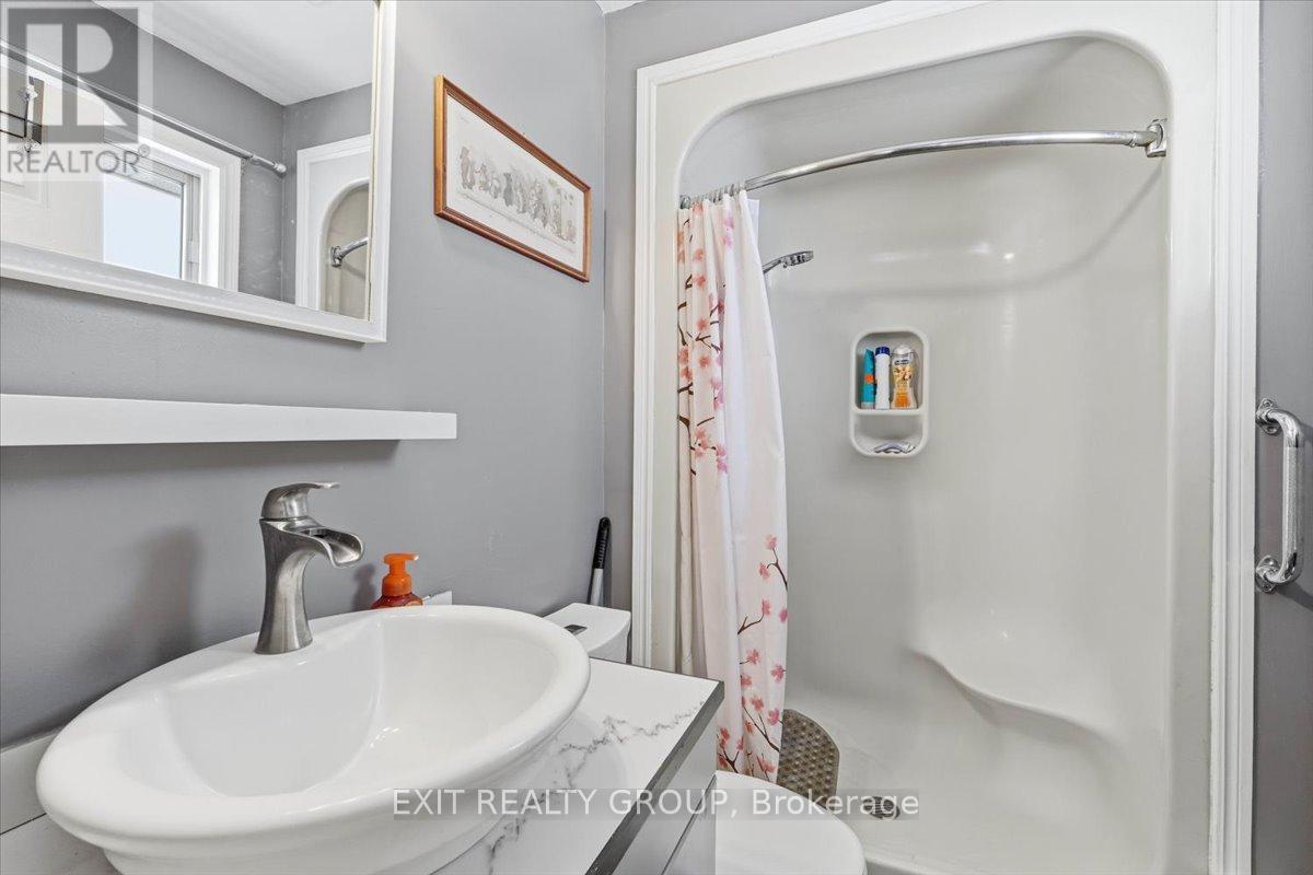 2433 Highway 62, Prince Edward County (Sophiasburg Ward), Ontario  K0K 1G0 - Photo 23 - X12786254