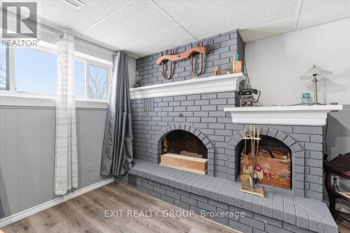 2433 Highway 62, Prince Edward County (Sophiasburg Ward), Ontario  K0K 1G0 - Photo 29 - X12786254