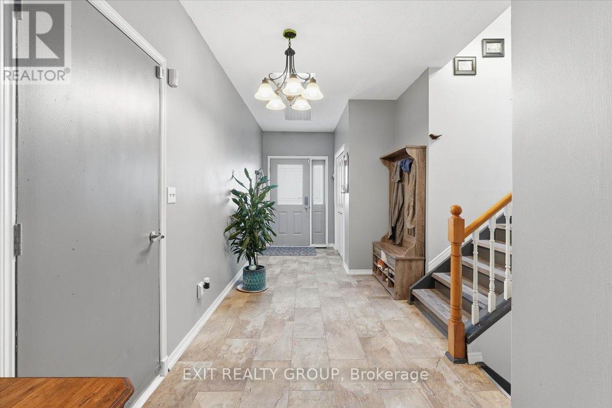 2433 Highway 62, Prince Edward County (Sophiasburg Ward), Ontario  K0K 1G0 - Photo 3 - X12786254