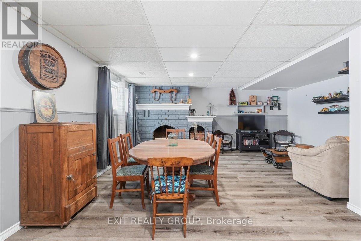 2433 Highway 62, Prince Edward County (Sophiasburg Ward), Ontario  K0K 1G0 - Photo 30 - X12786254