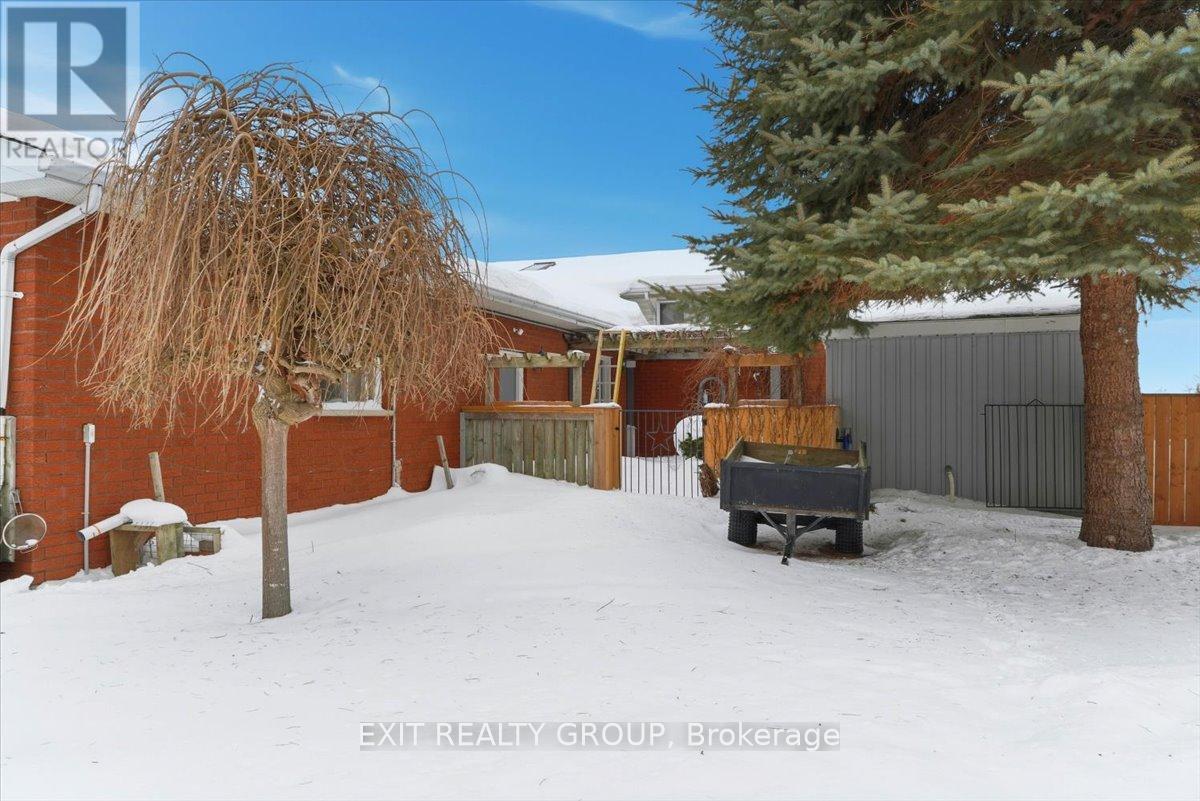 2433 Highway 62, Prince Edward County (Sophiasburg Ward), Ontario  K0K 1G0 - Photo 37 - X12786254