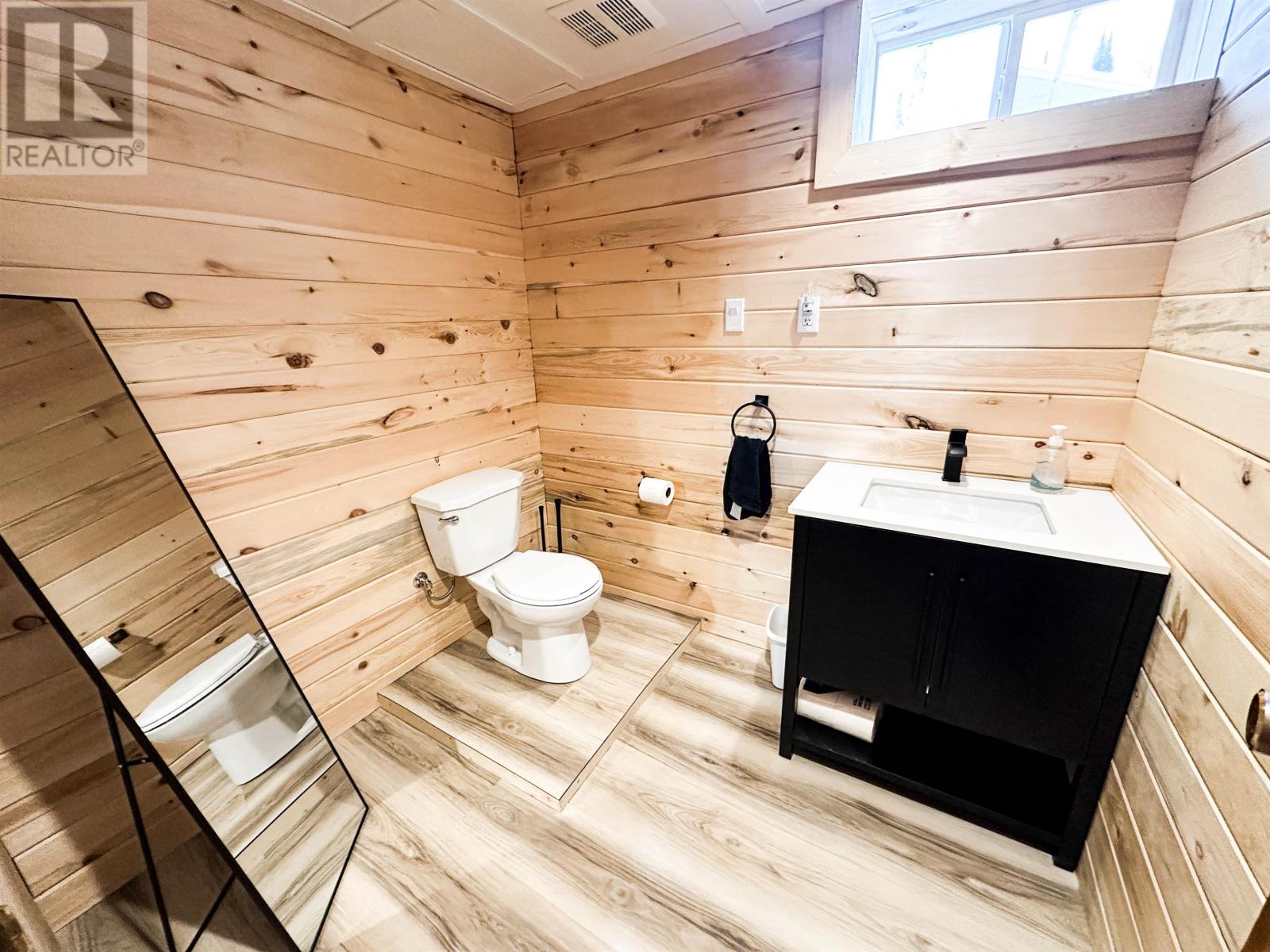 8 John St, Ear Falls, Ontario  P0V 1T0 - Photo 21 - TB2600060