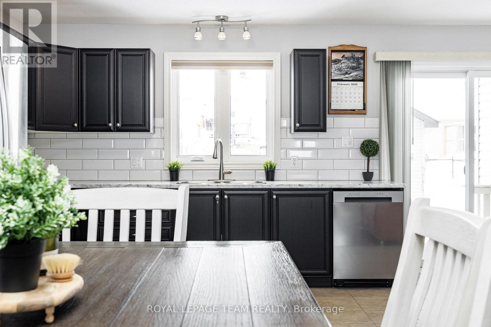 17 Lee Avenue, Smiths Falls, Ontario  K7A 0A2 - Photo 10 - X12786276