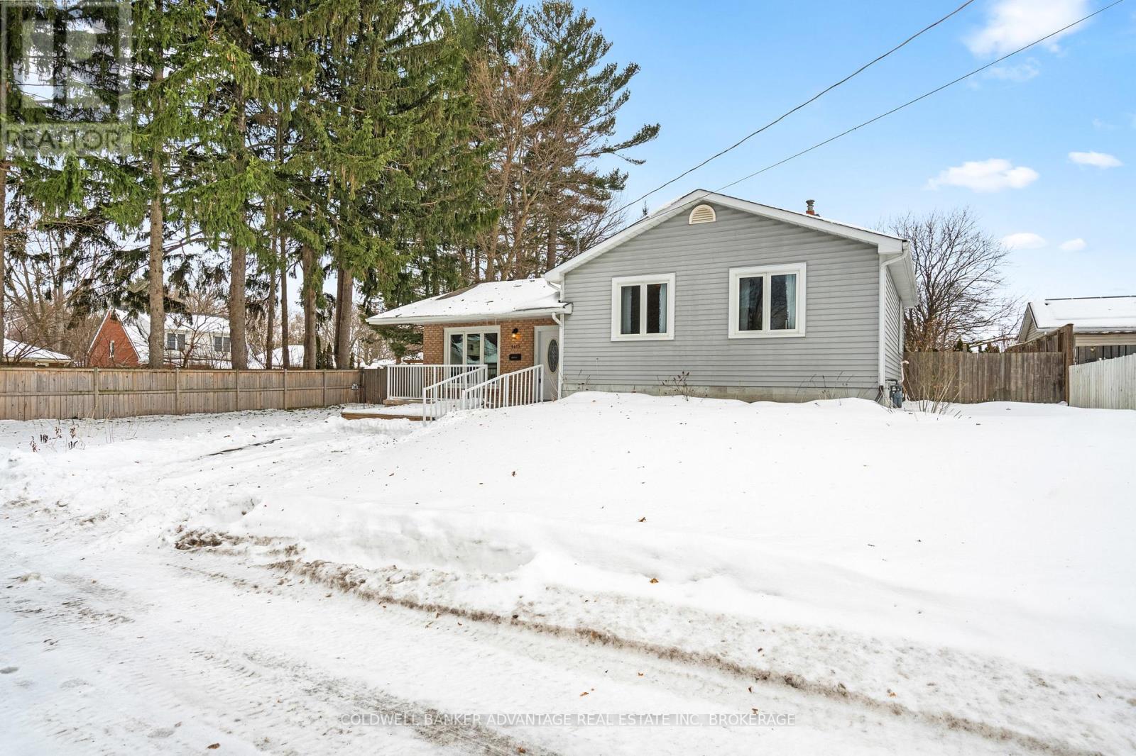 6413 Franklin Avenue, Niagara Falls, Ontario  L2G 4Z6 - Photo 2 - X12786228